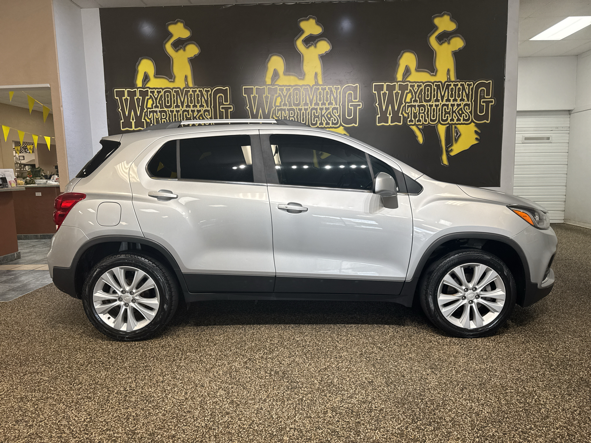 Silver Ice Metallic 2020 Chevrolet Trax SUV / Crossover All-Wheel Drive 6-Speed Automatic