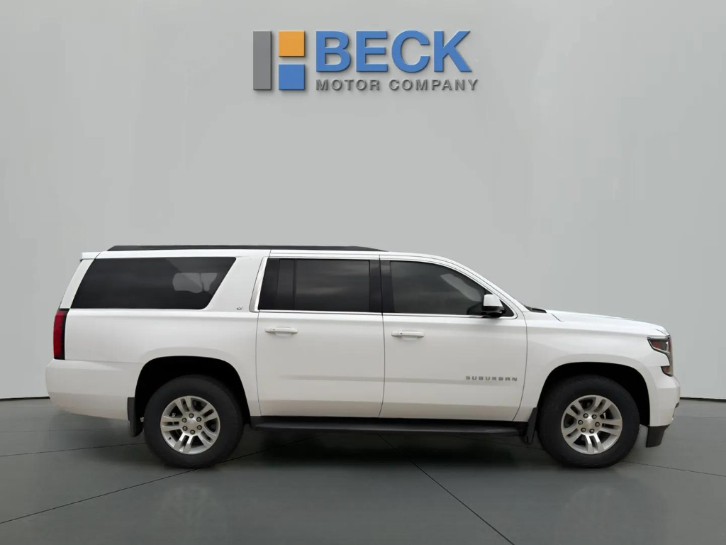 Summit White 2018 Chevrolet Suburban SUV / Crossover Four-Wheel Drive 6-Speed Automatic
