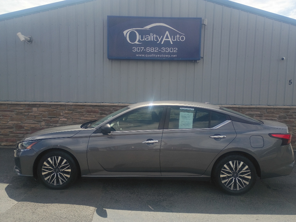 Gray (Gun Metallic) 2024 Nissan Altima Sedan Front-Wheel Drive Continuously Variable Transmission
