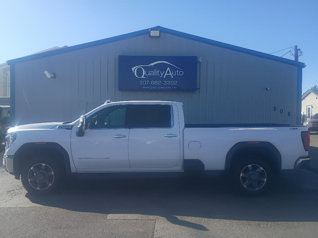 2025 GMC Sierra 3500HD SLT Crew Cab 4WD