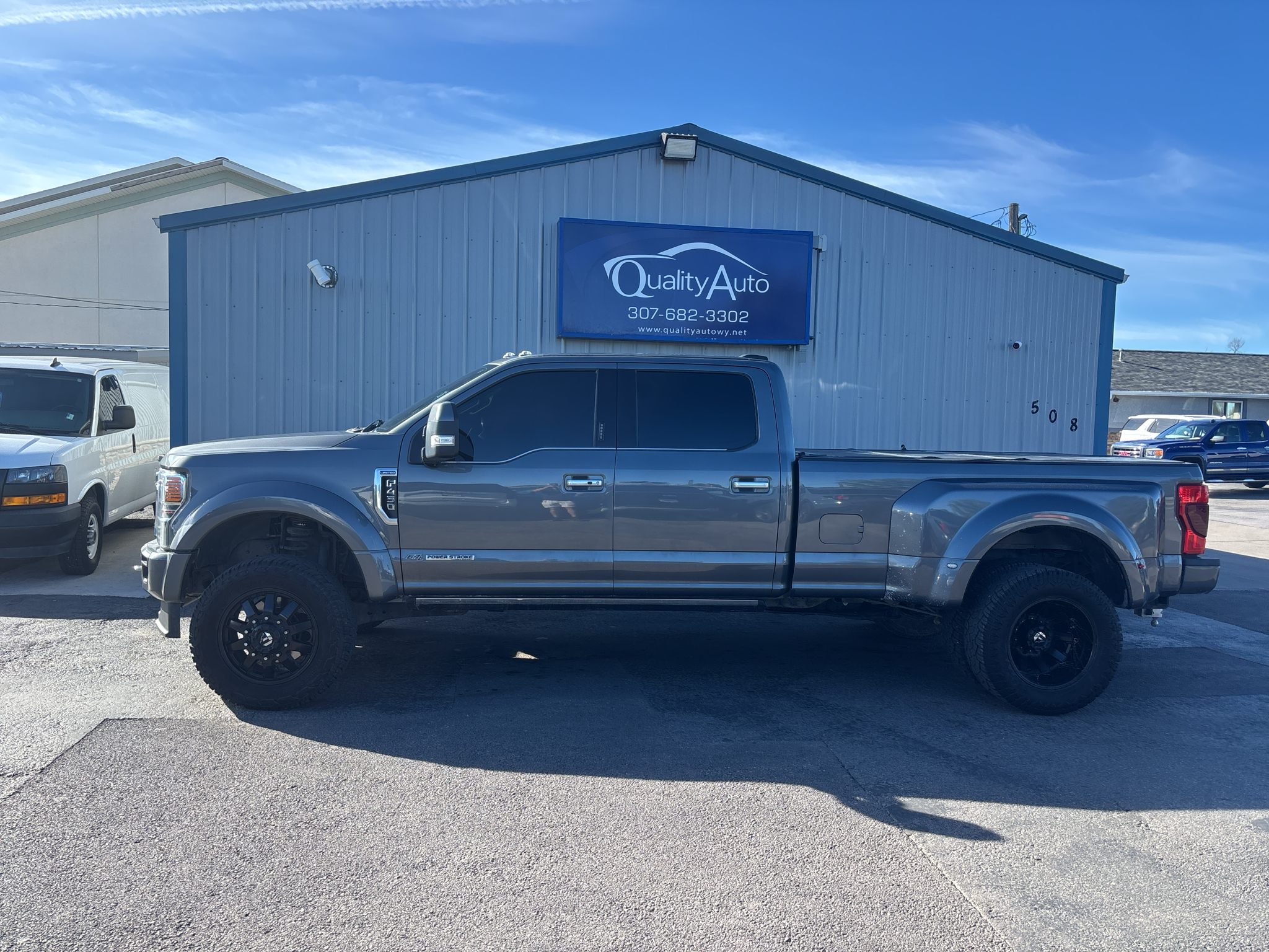 2022 Ford F-450 Super Duty Limited Crew Cab LB DRW 4WD
