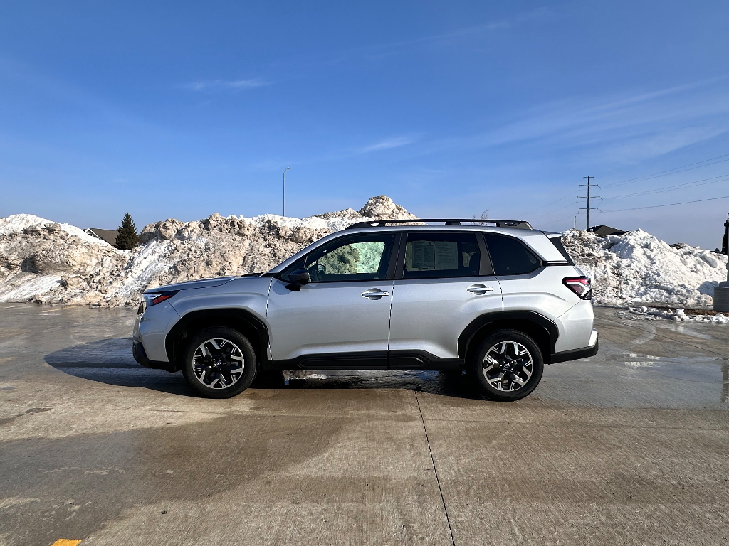 2025 Subaru Forester Premium Crossover AWD