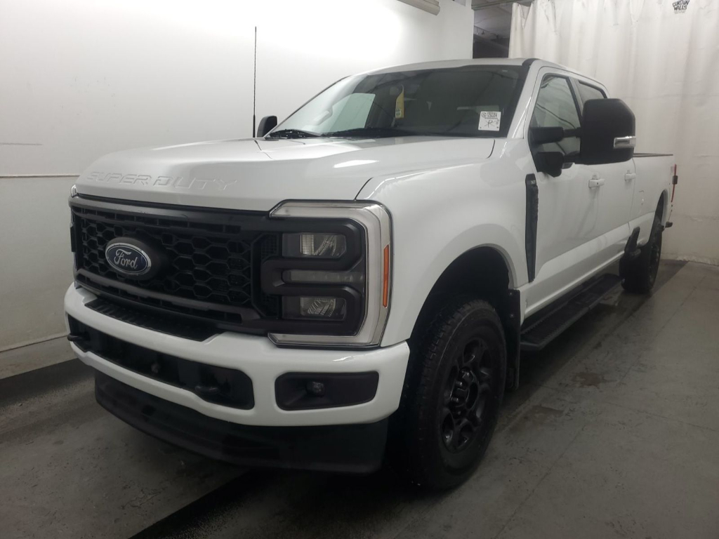 2023 Ford F-350 Super Duty XLT Crew Cab 4WD
