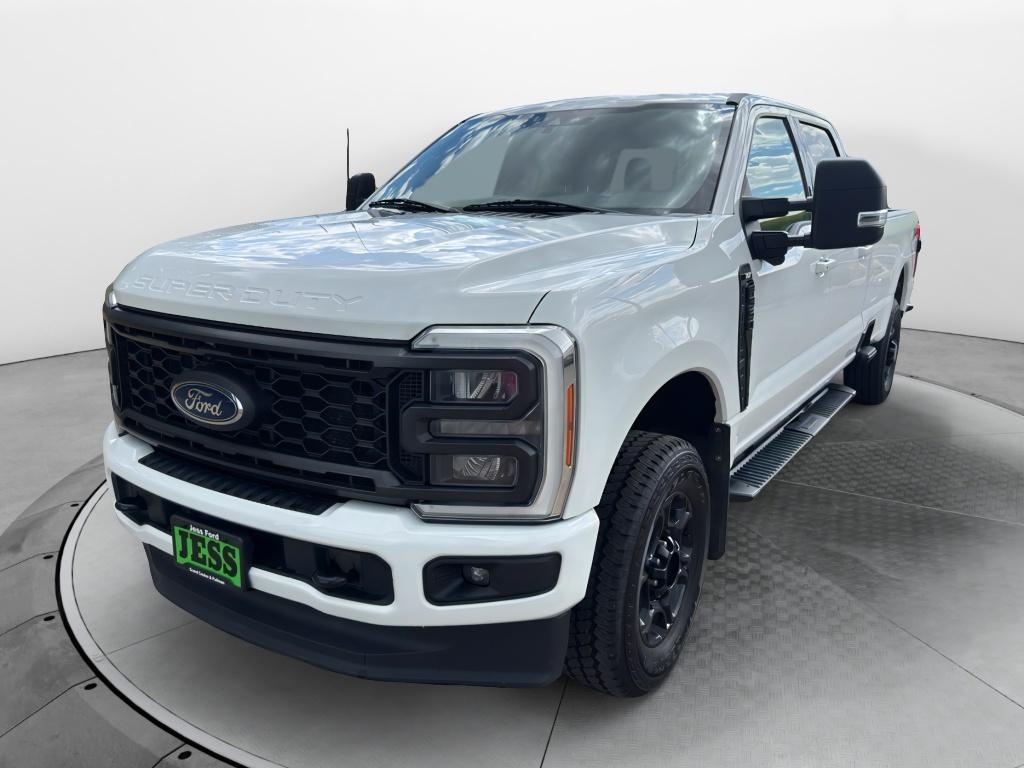 Oxford White 2023 Ford F-350 Super Duty Pickup Truck Four-Wheel Drive Automatic