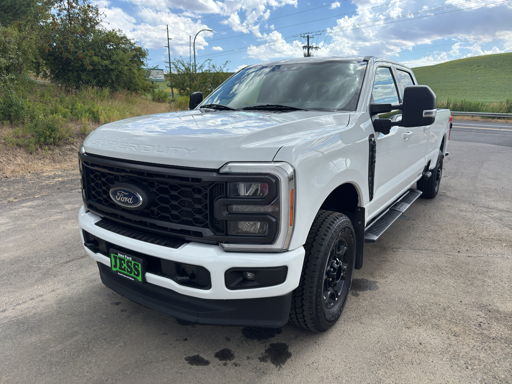Oxford White 2023 Ford F-350 Super Duty Pickup Truck Four-Wheel Drive Automatic