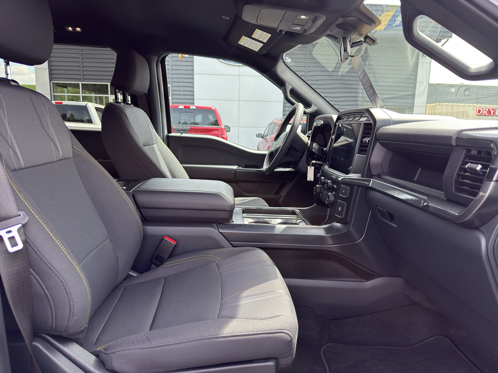 View vehicle photo 5
