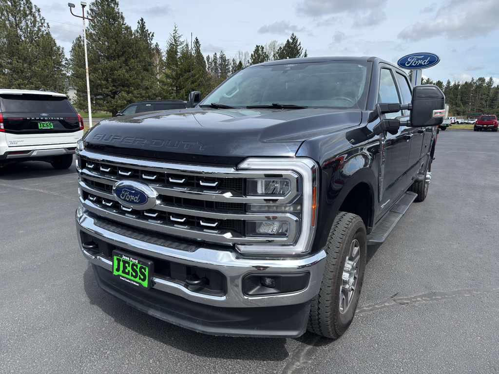 2025 Ford F-350 Super Duty Lariat Crew Cab 4WD