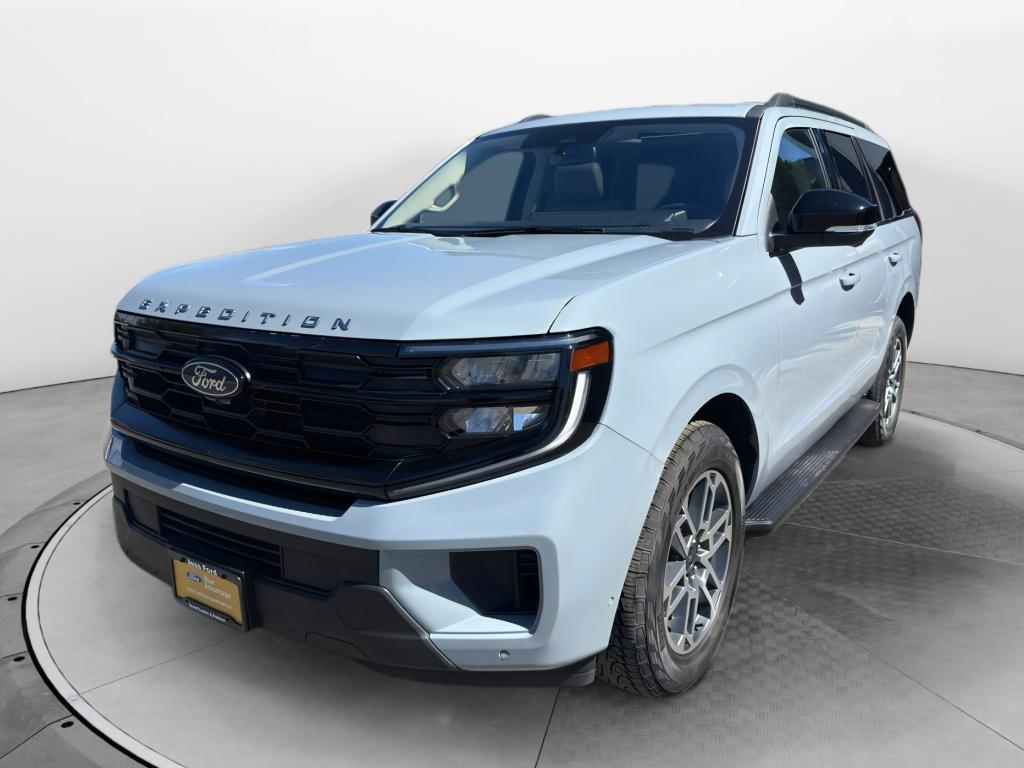 Glacier Gray Metallic TriCoat 2025 Ford Expedition SUV / Crossover Four-Wheel Drive Automatic