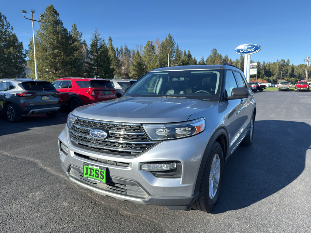 Iconic Silver Metallic 2024 Ford Explorer XLT AWD SUV / Crossover All-Wheel Drive Automatic