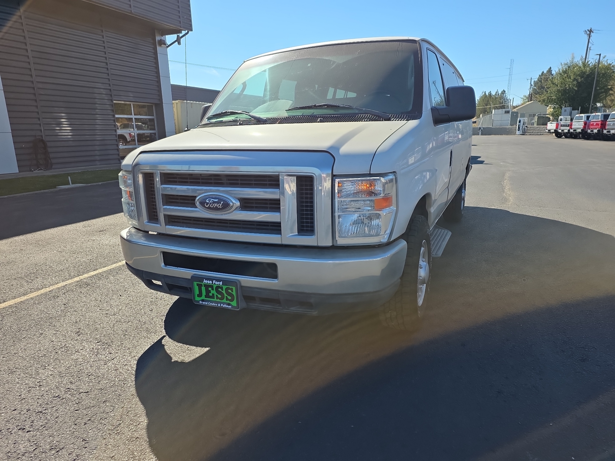 2014 Ford E-Series E-350 XLT Super Duty Extended Passenger Van