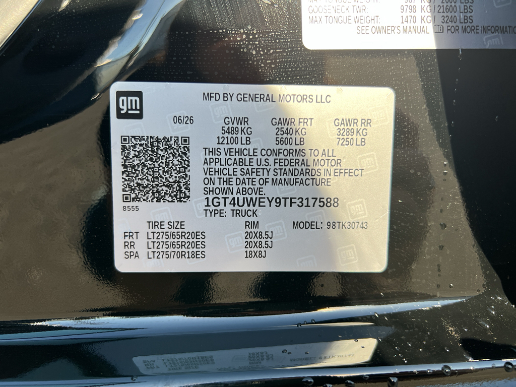 Onyx Black 2026 GMC Sierra 3500HD Pickup Truck Four-Wheel Drive Automatic