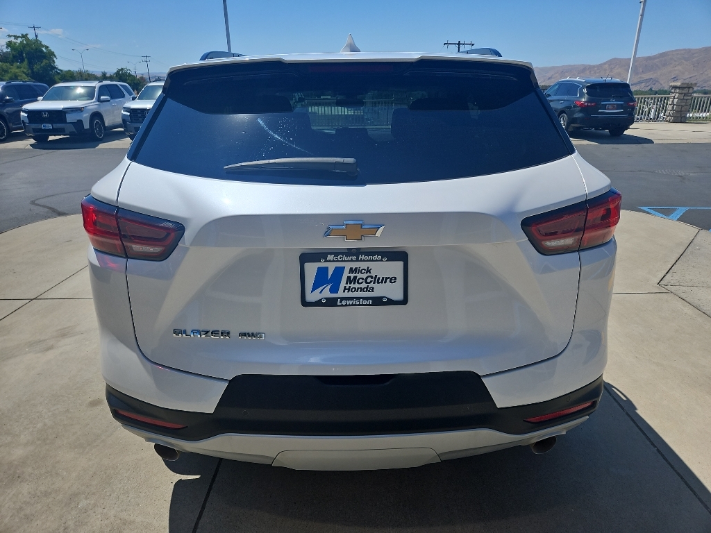 View vehicle photo 6