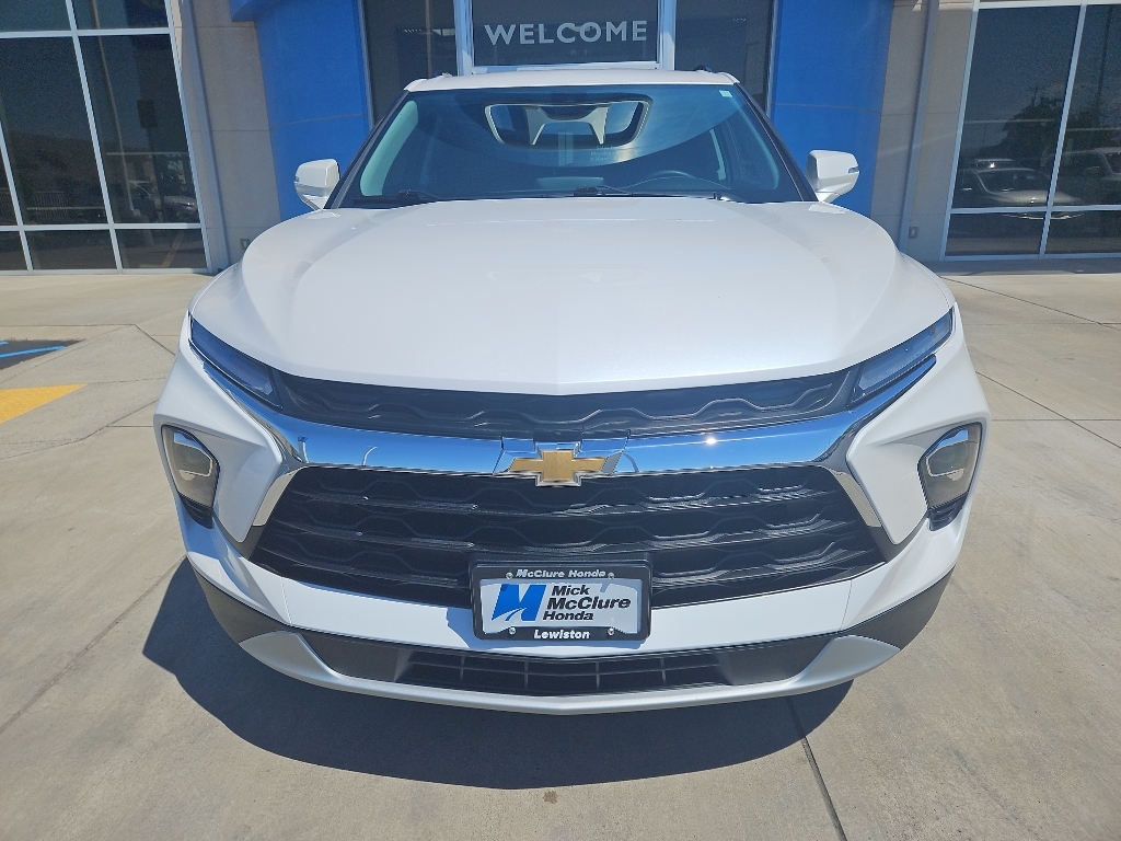 View vehicle photo 2