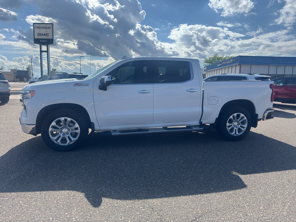2023 Chevrolet Silverado 1500 LTZ Crew Cab 4WD