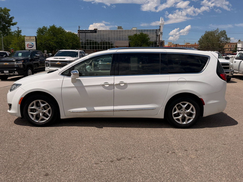 2020 Chrysler Pacifica Limited FWD