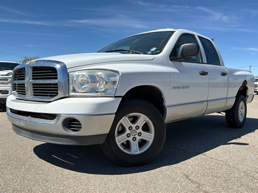 2006 Dodge RAM 1500 Blanco (Bright White Clearcoat/Bright Silver Met Clearcoat) Camioneta Todo terreno 5 velocidades Automática