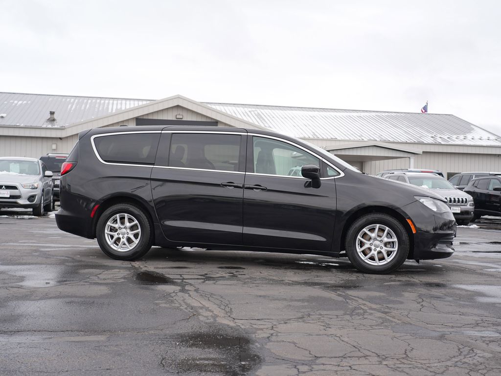 View vehicle photo 2