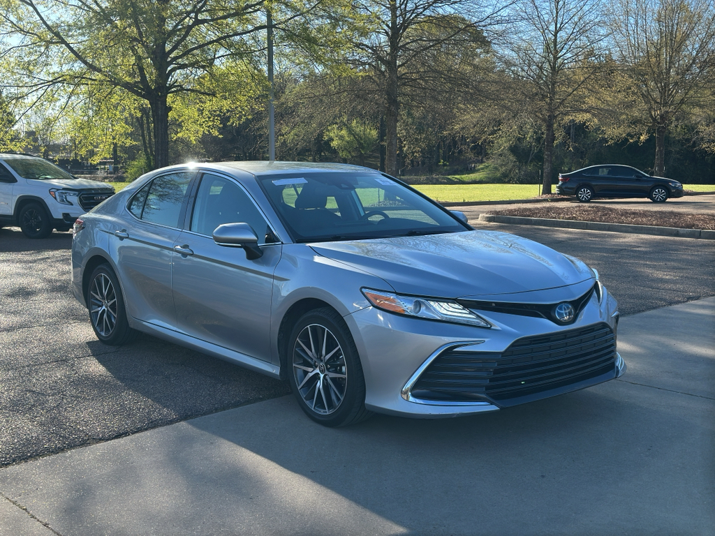 2023 Toyota Camry Hybrid XLE FWD