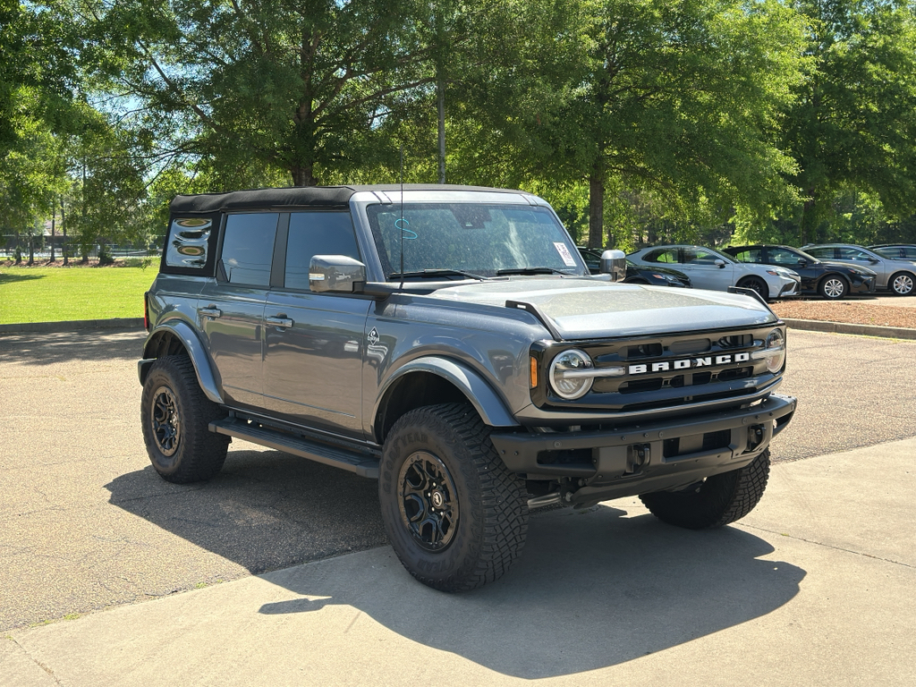 CARBONIZED GRAY METALLIC 2024 Ford Bronco Outer Banks 4-Door 4WD SUV / Crossover Four-Wheel Drive Automatic