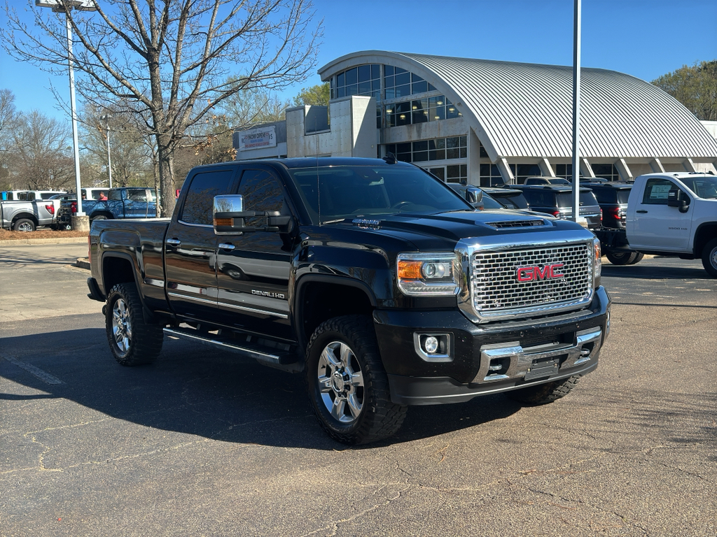 2017 GMC Sierra 2500HD Denali Crew Cab SB 4WD
