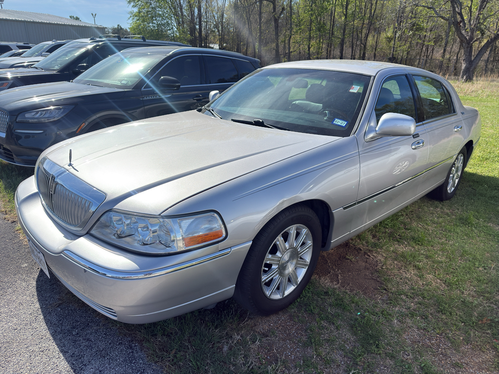 2010 Lincoln Town Car Signature Limited