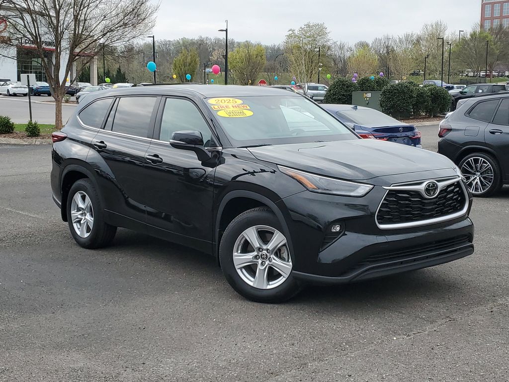2025 Toyota Highlander LE AWD