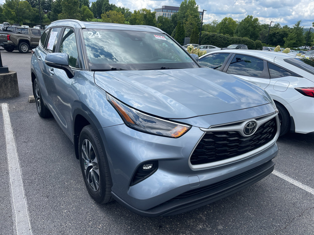 MOON DUST 2024 Toyota Highlander SUV / Crossover All-Wheel Drive 8-Speed Automatic