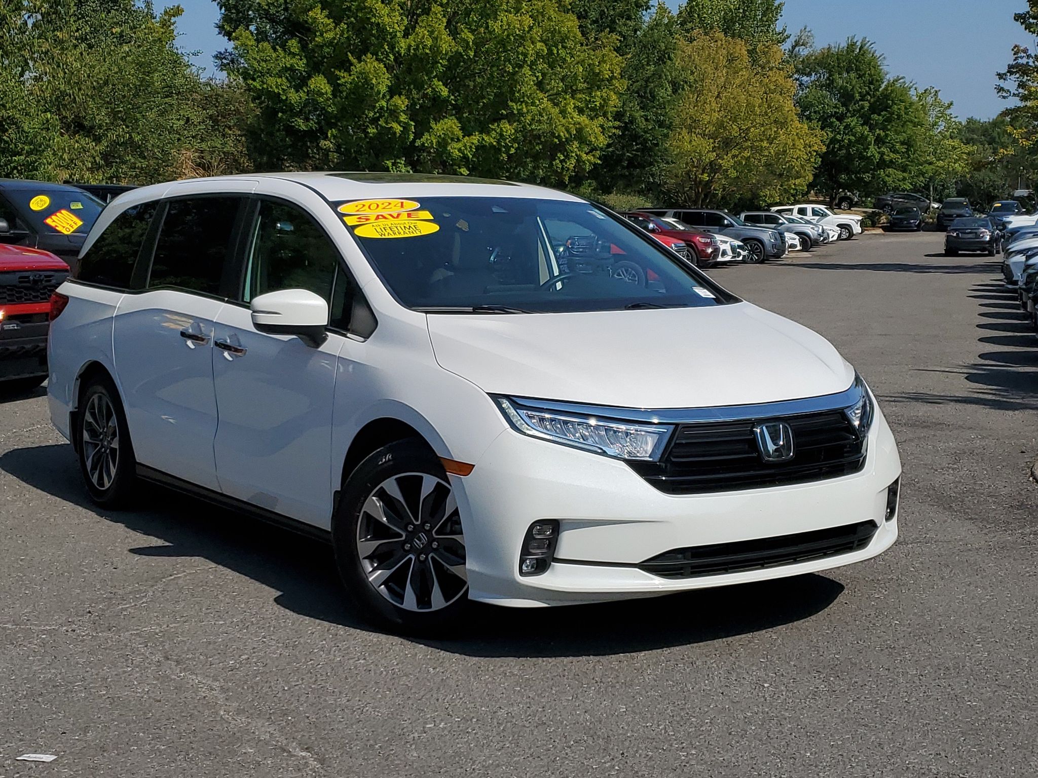 White 2024 Honda Odyssey Minivan Front-Wheel Drive Automatic