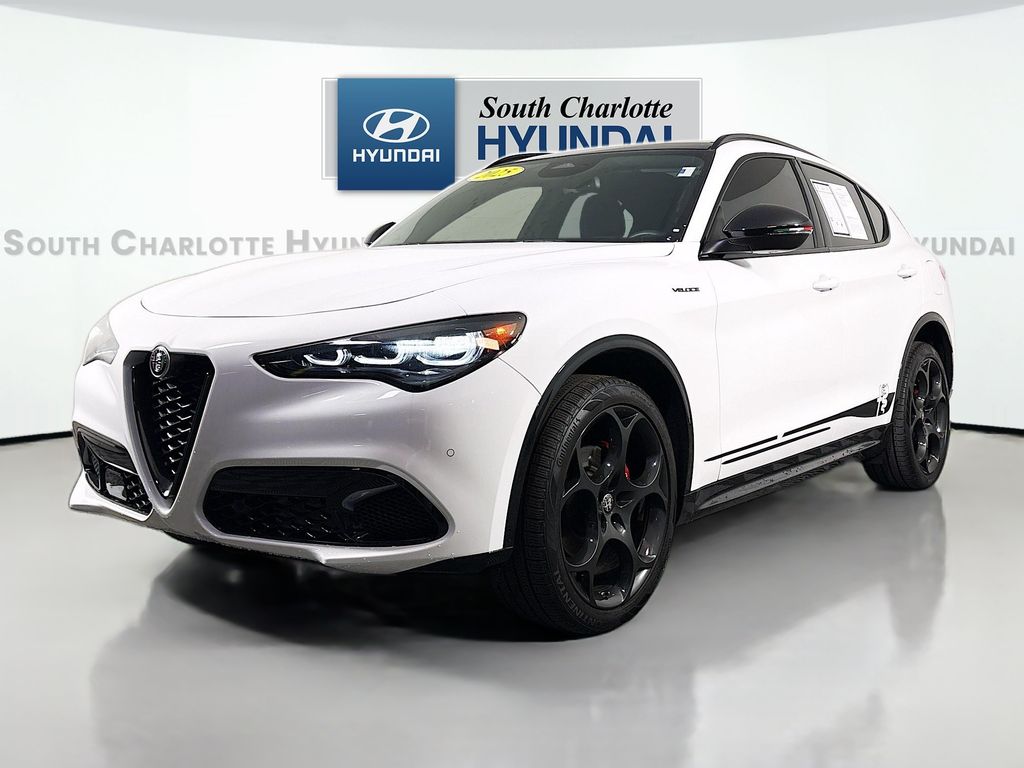 2025 Alfa Romeo Stelvio AWD