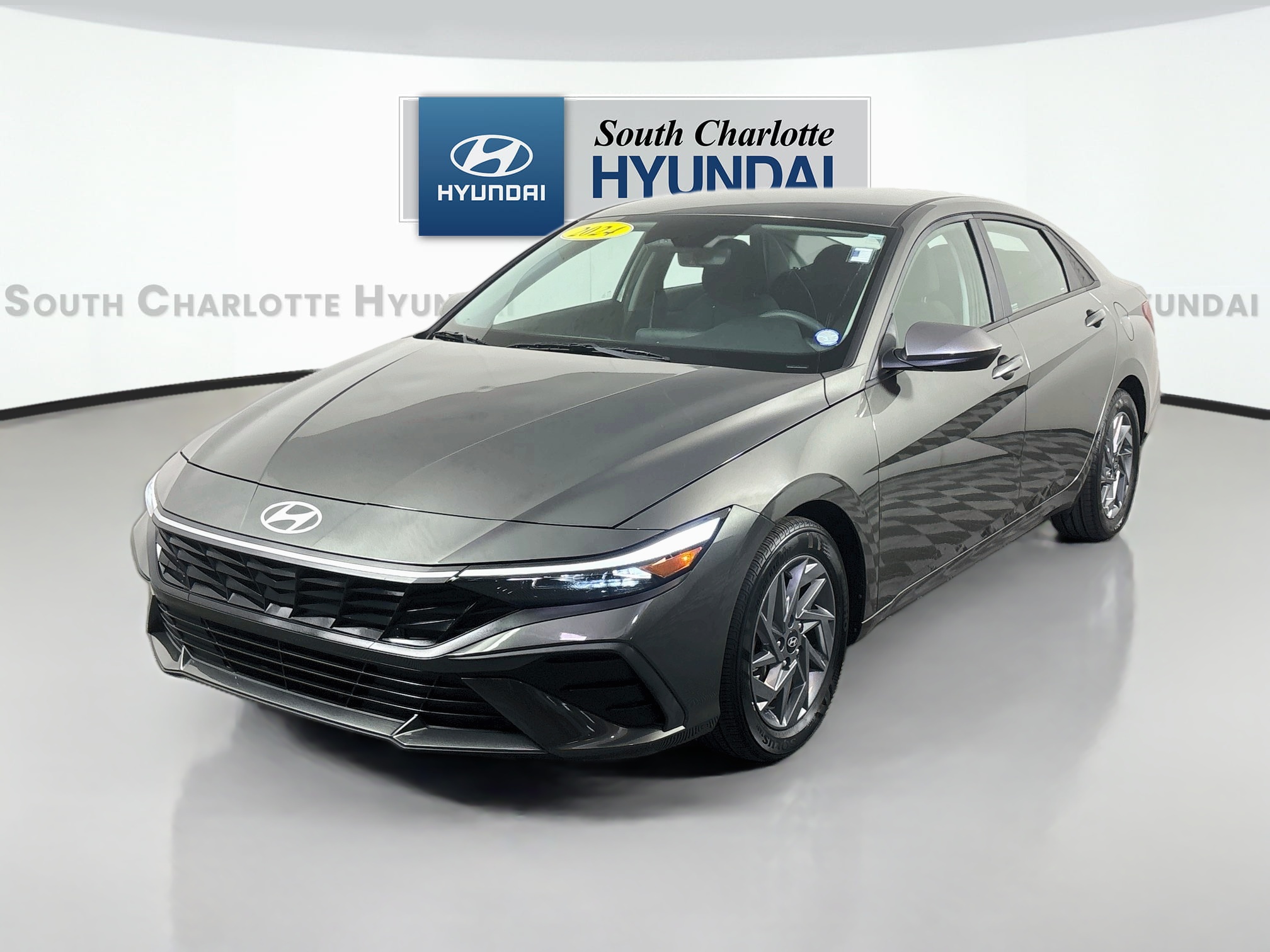 2024 Hyundai Elantra SEL FWD