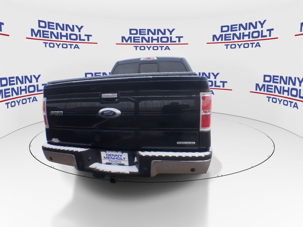 View vehicle photo 7