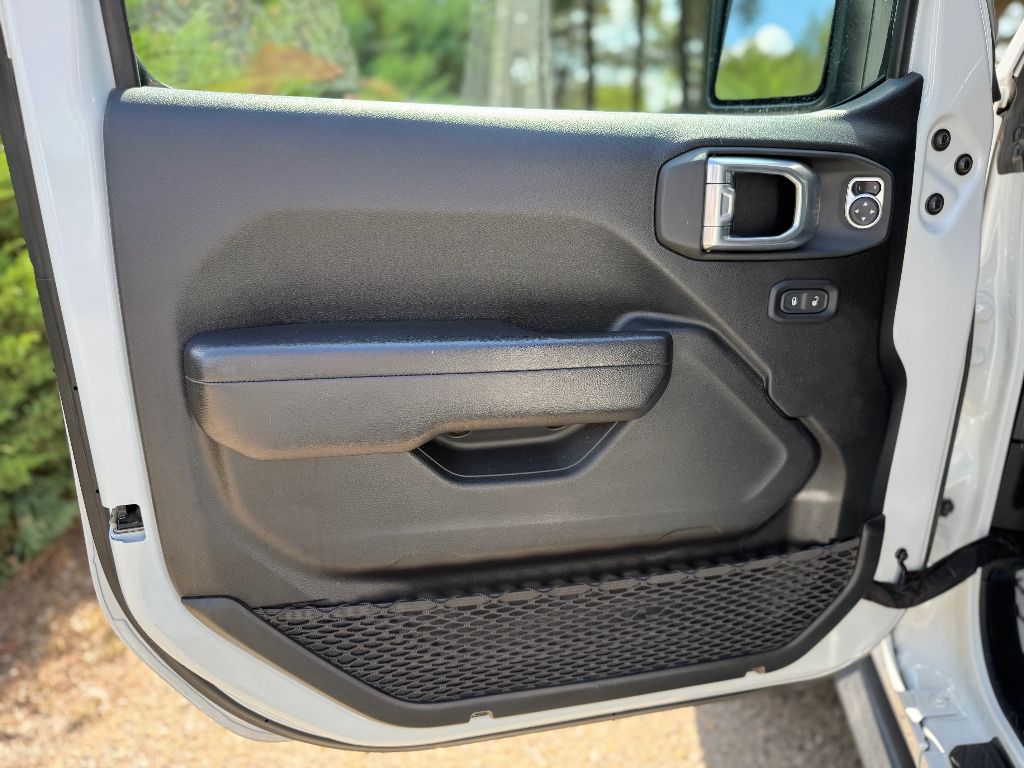 Used Car 2021 Jeep Gladiator  Willys For Sale In Guymon, Oklahoma