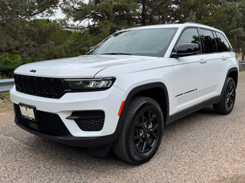 Used Car 2025 Jeep Grand Cherokee  Altitude For Sale Under $40,000 In Guymon, Oklahoma