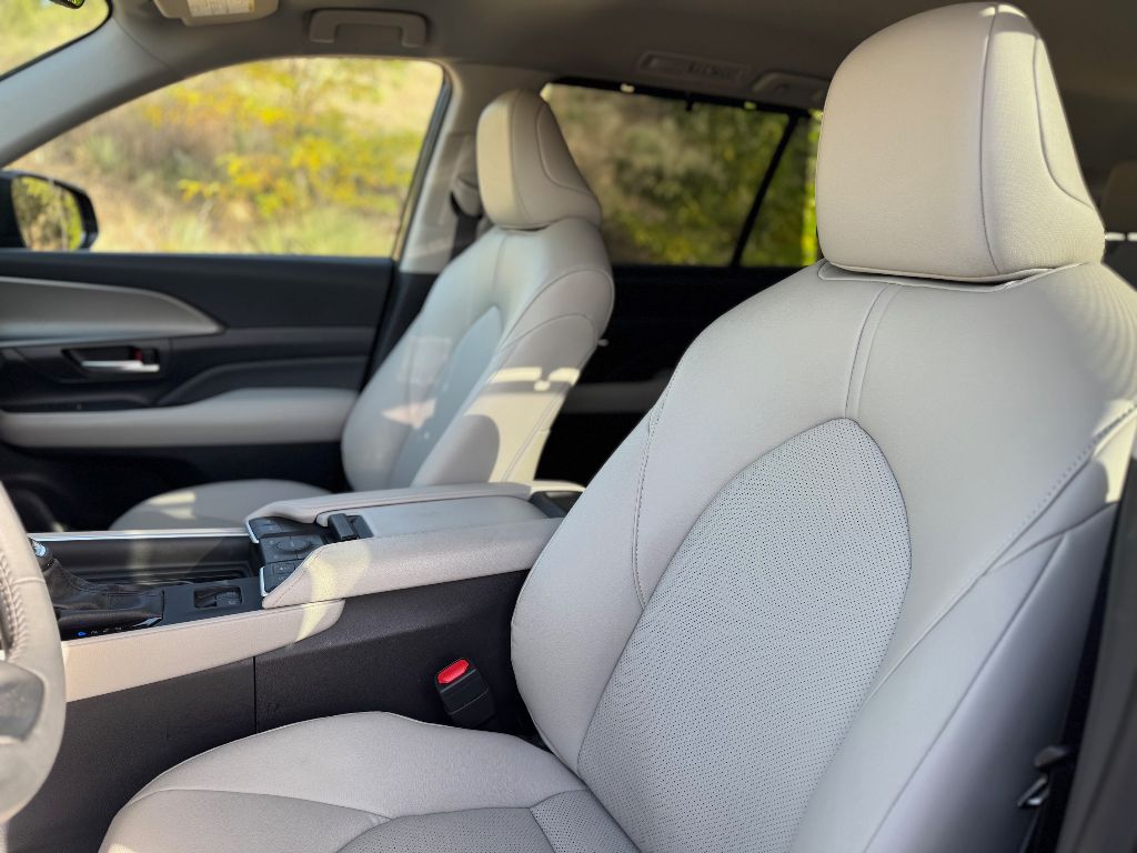 Used Car 2025 Toyota Grand Highlander  Xle For Sale Under $50,000 In Guymon, Oklahoma