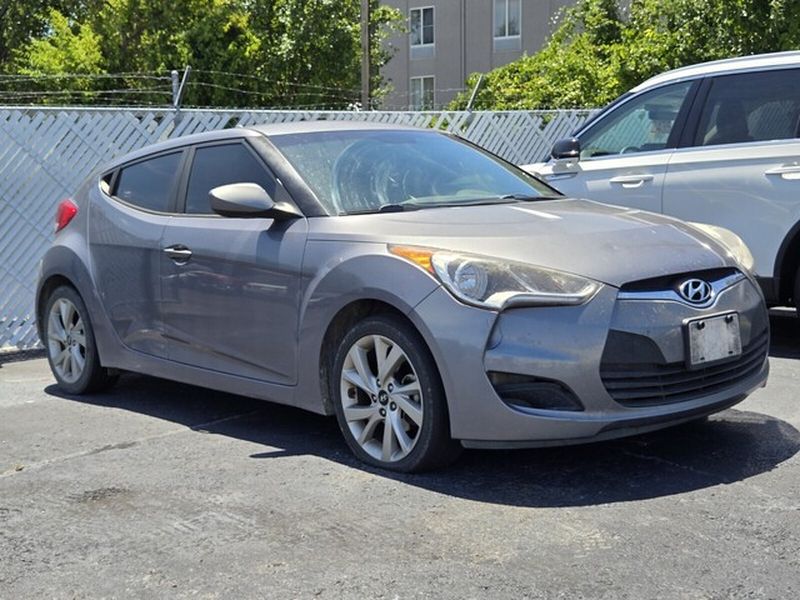 2016 Hyundai Veloster FWD with Yellow Accent Interior