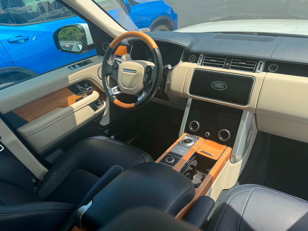 View vehicle photo 2