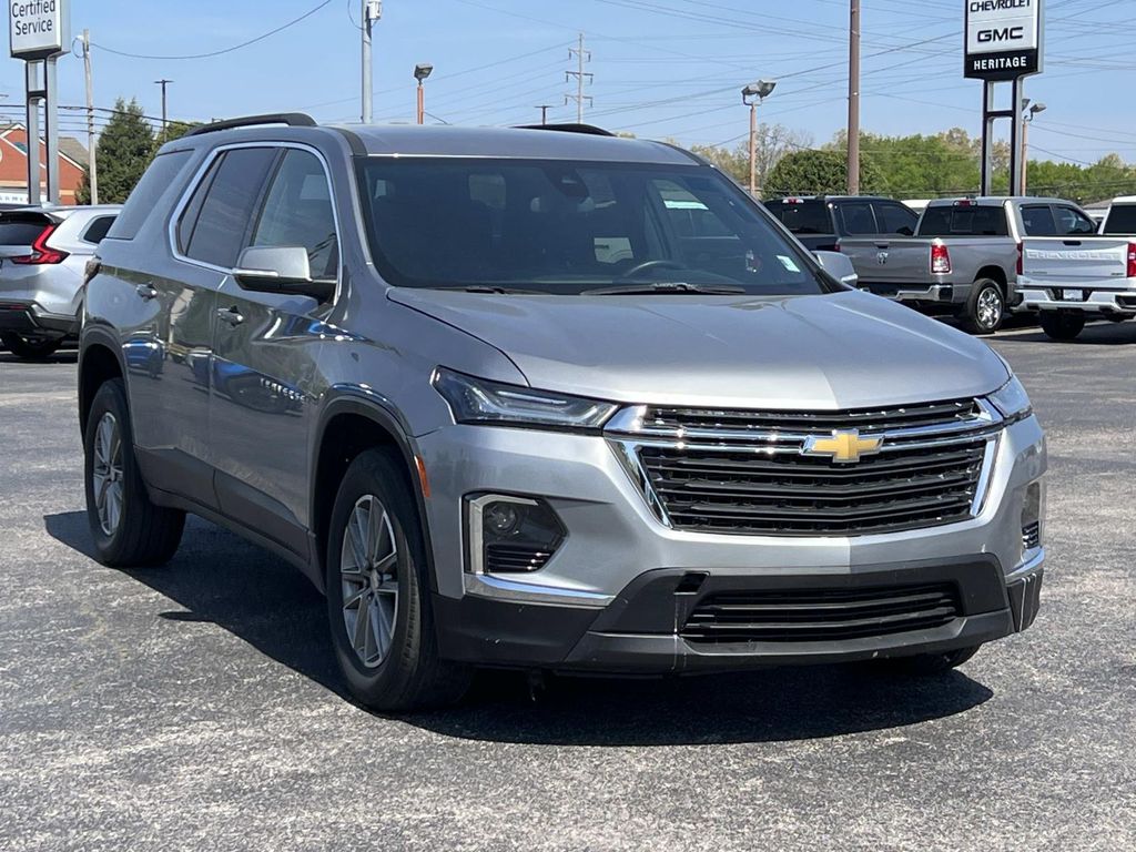 Sterling Gray Metallic 2023 Chevrolet Traverse LT Cloth AWD SUV / Crossover Four-Wheel Drive 9-Speed Automatic