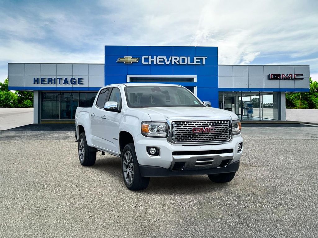 Summit White 2019 GMC Canyon Denali Crew Cab 4WD Pickup Truck Four-Wheel Drive 8-Speed Automatic