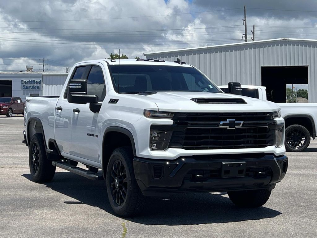 2025 Chevrolet Silverado 2500HD Custom Double Cab 4WD