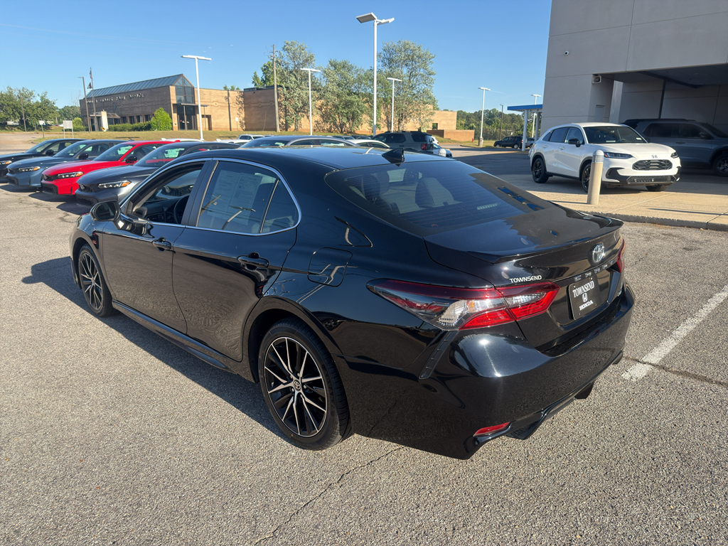 View vehicle photo 4