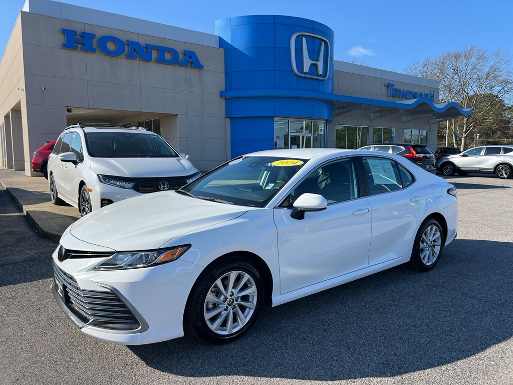 2024 Toyota Camry LE FWD