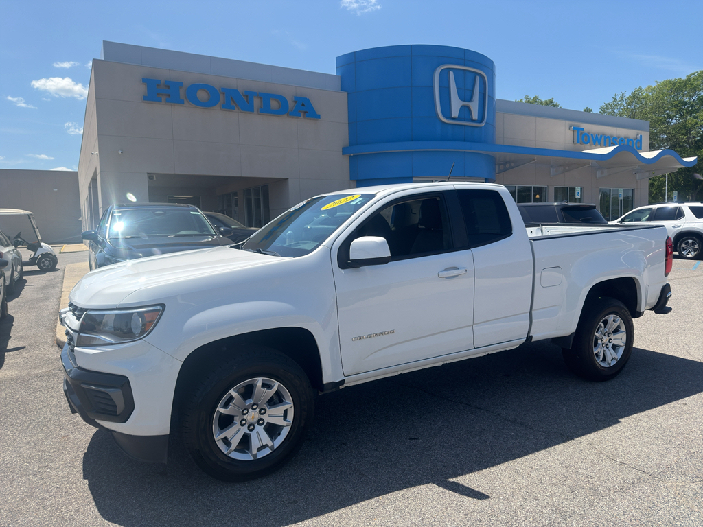 Summit White 2022 Chevrolet Colorado LT Extended Cab RWD Pickup Truck 4X2 6-Speed Automatic