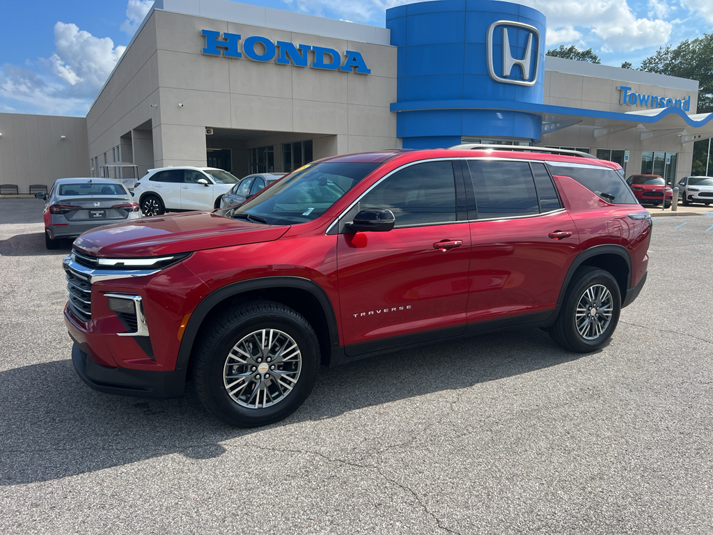 Radiant Red Tintcoat 2025 Chevrolet Traverse SUV / Crossover Four-Wheel Drive 8-Speed Automatic