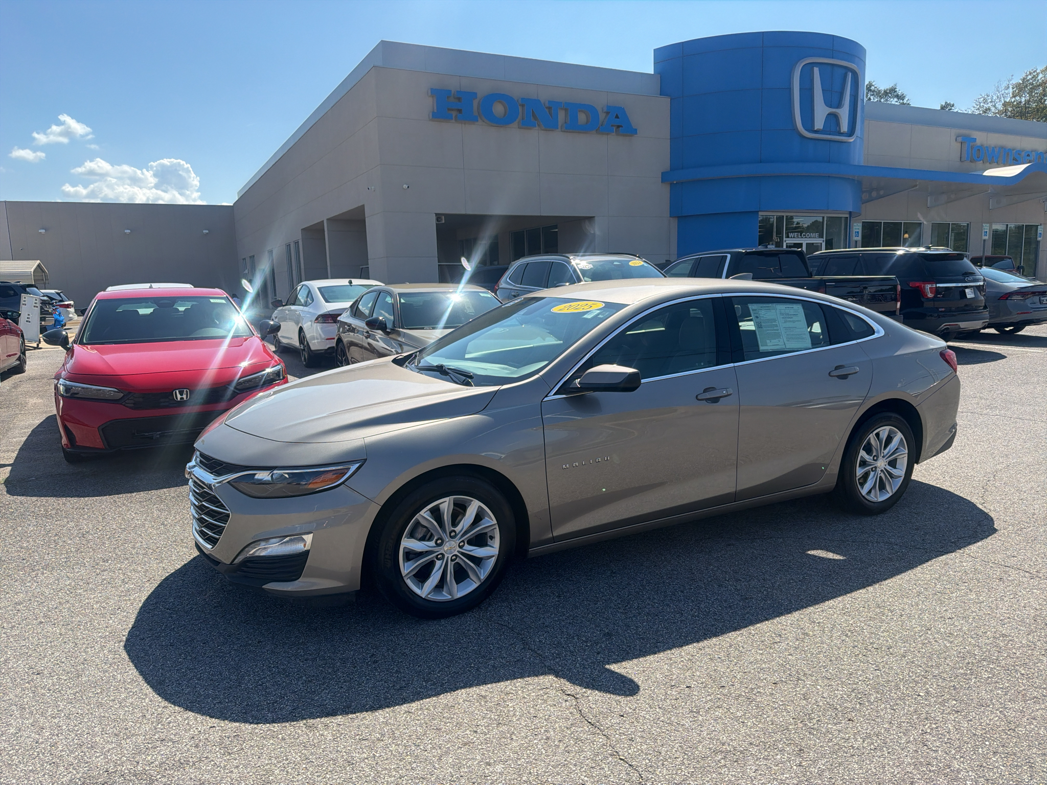 2025 Chevrolet Malibu LT with 1LT FWD