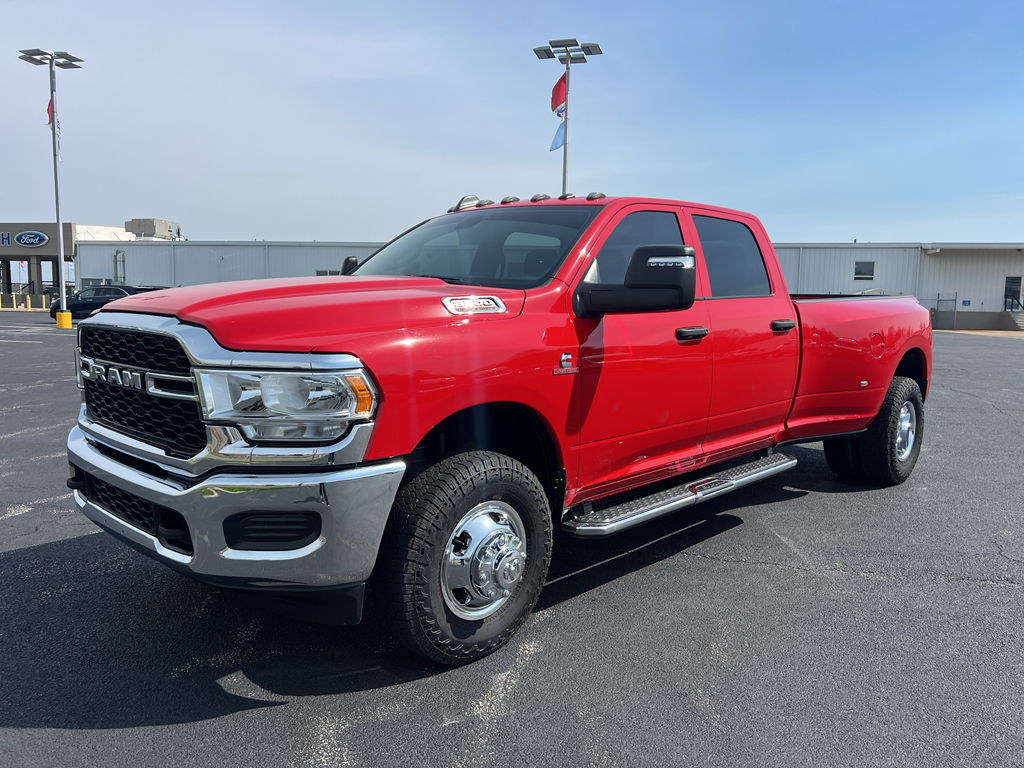 2024 RAM 3500 Tradesman Crew Cab LB DRW 4WD
