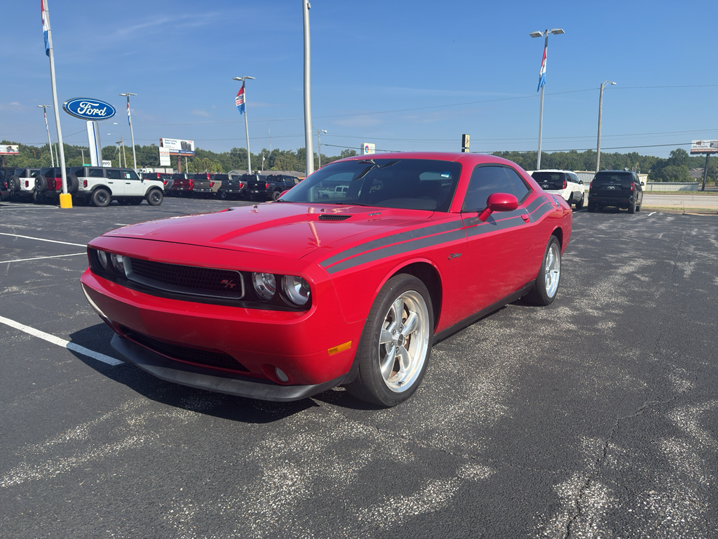 Redline 3 Coat Pearl 2011 Dodge Challenger Coupe Rear-Wheel Drive 6-Speed Manual