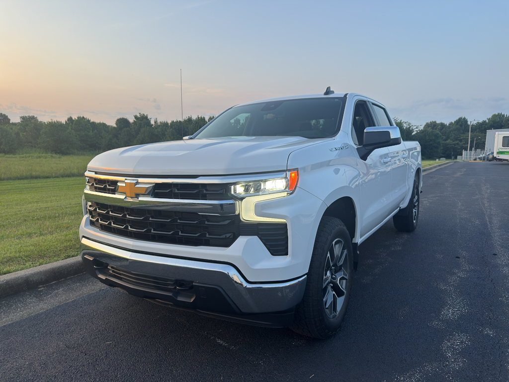 Summit White 2023 Chevrolet Silverado 1500 Pickup Truck Four-Wheel Drive