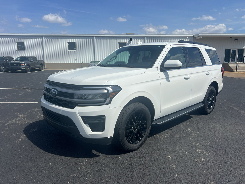 Star White Metallic Tri-Coat 2022 Ford Expedition XLT 4WD SUV / Crossover Four-Wheel Drive Automatic