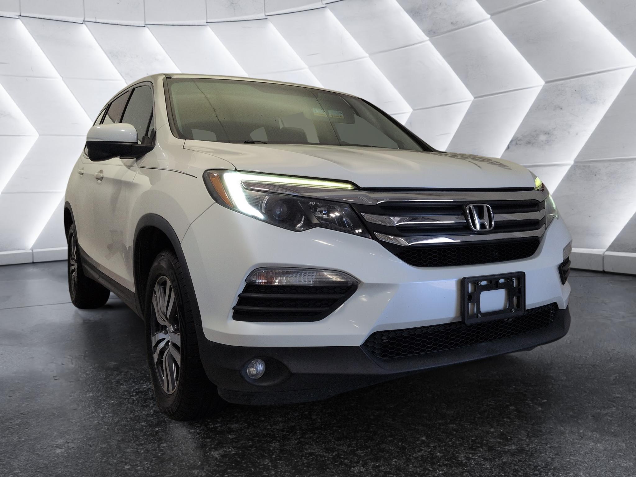 White Diamond Pearl 2018 Honda Pilot SUV / Crossover Front-Wheel Drive 6-Speed Automatic
