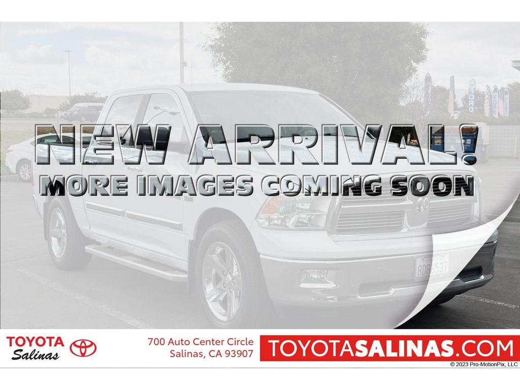 Bright White Clearcoat 2010 Dodge RAM 1500 SLT Crew Cab RWD Pickup Truck 4X2 5-Speed Automatic